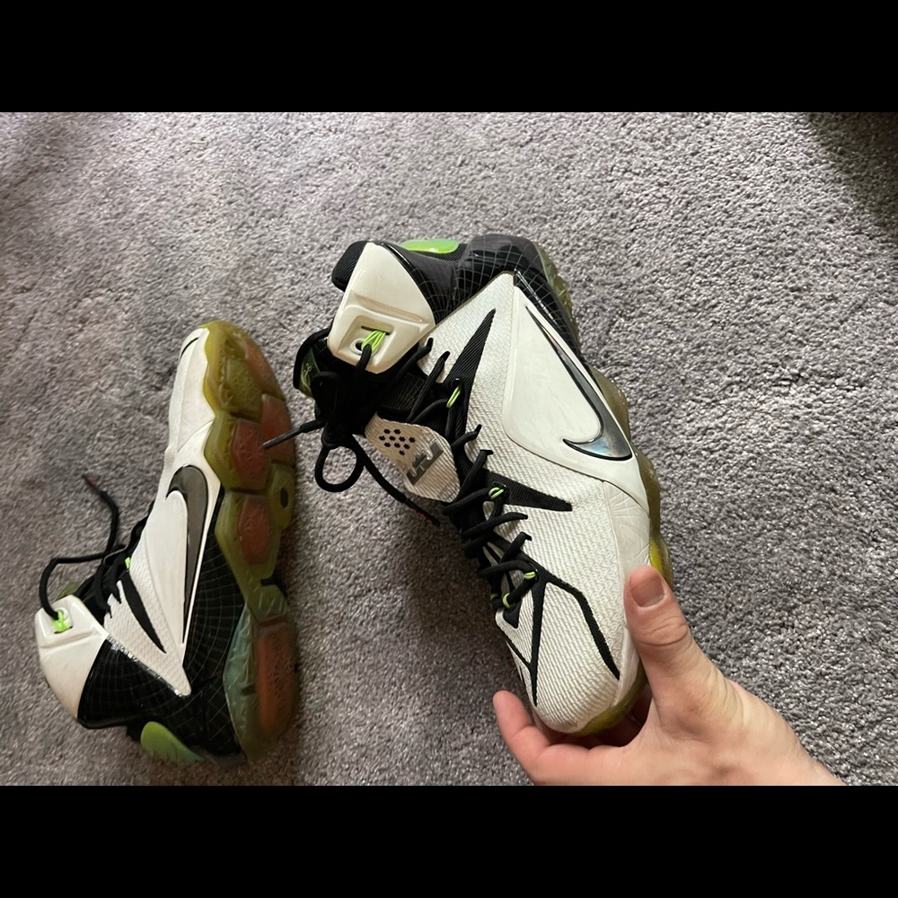 LeBron 12 - Picture 2 of 7